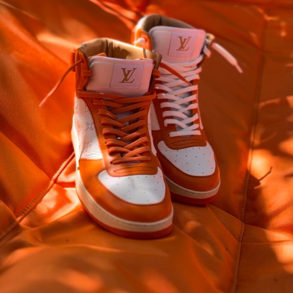 Authentic Louis Vuitton Rivoli sneakers - Picture 5 of 10